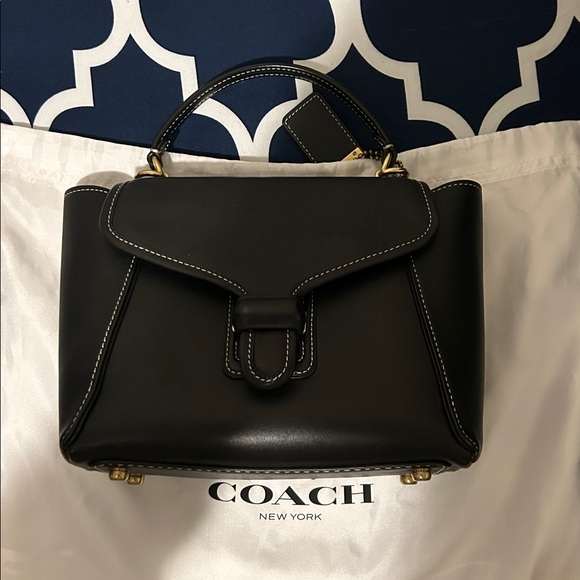 Coach Handbags - Coach Courier Carryall Glovetanned Leather Top Handle Bag
See pics! Beauty